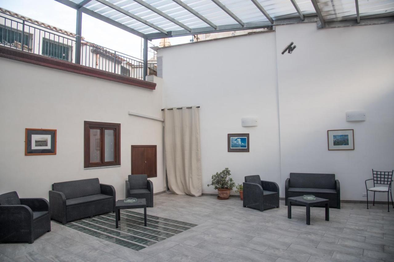 Alla Loggia Del Gattopardo Palermo Luaran gambar